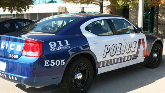 Police Searching for Multiple Shoplifting Suspects: APD