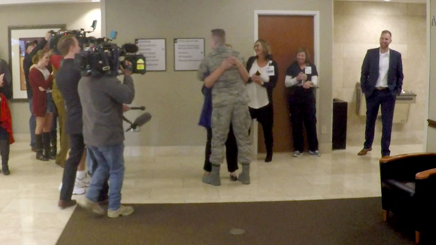Video: Soldier Surprises Mom for Holidays