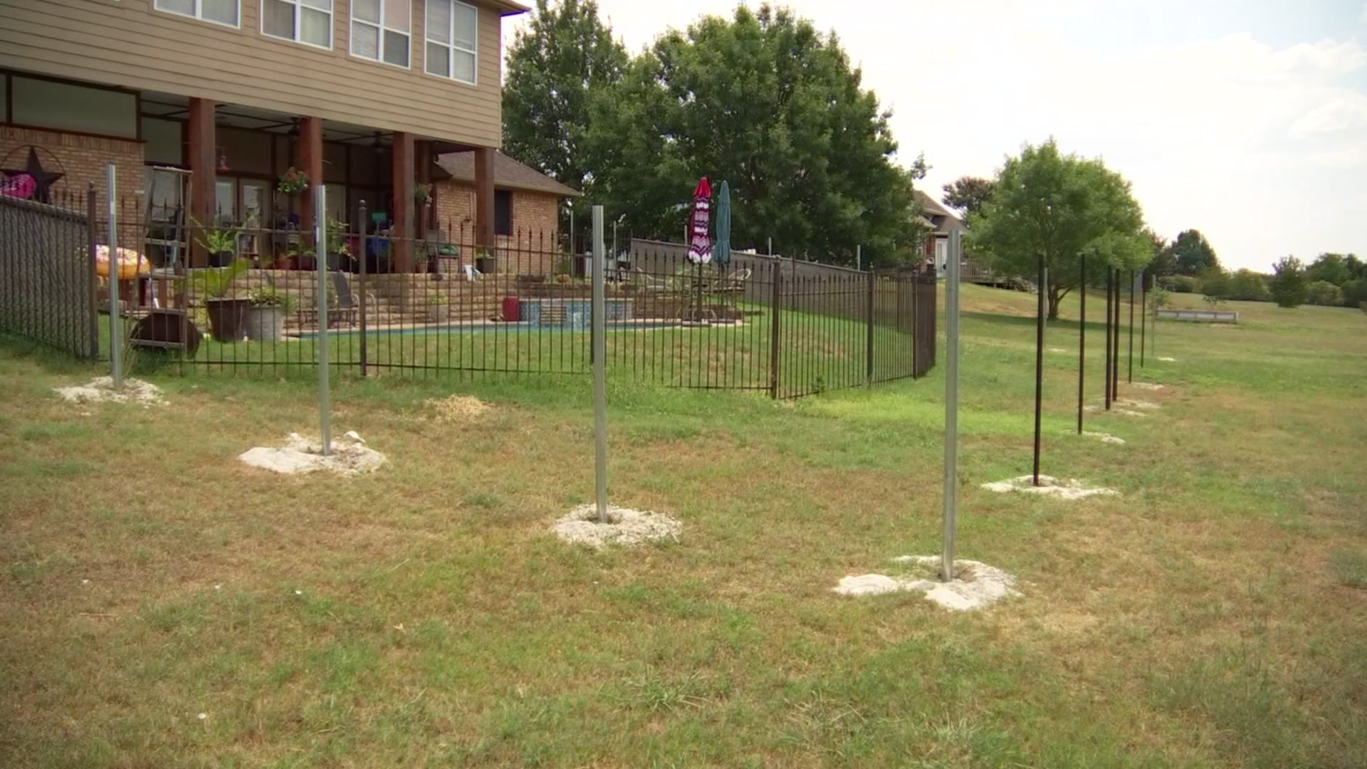 Midlothian Homeowner Faces Fence Contractor Delays