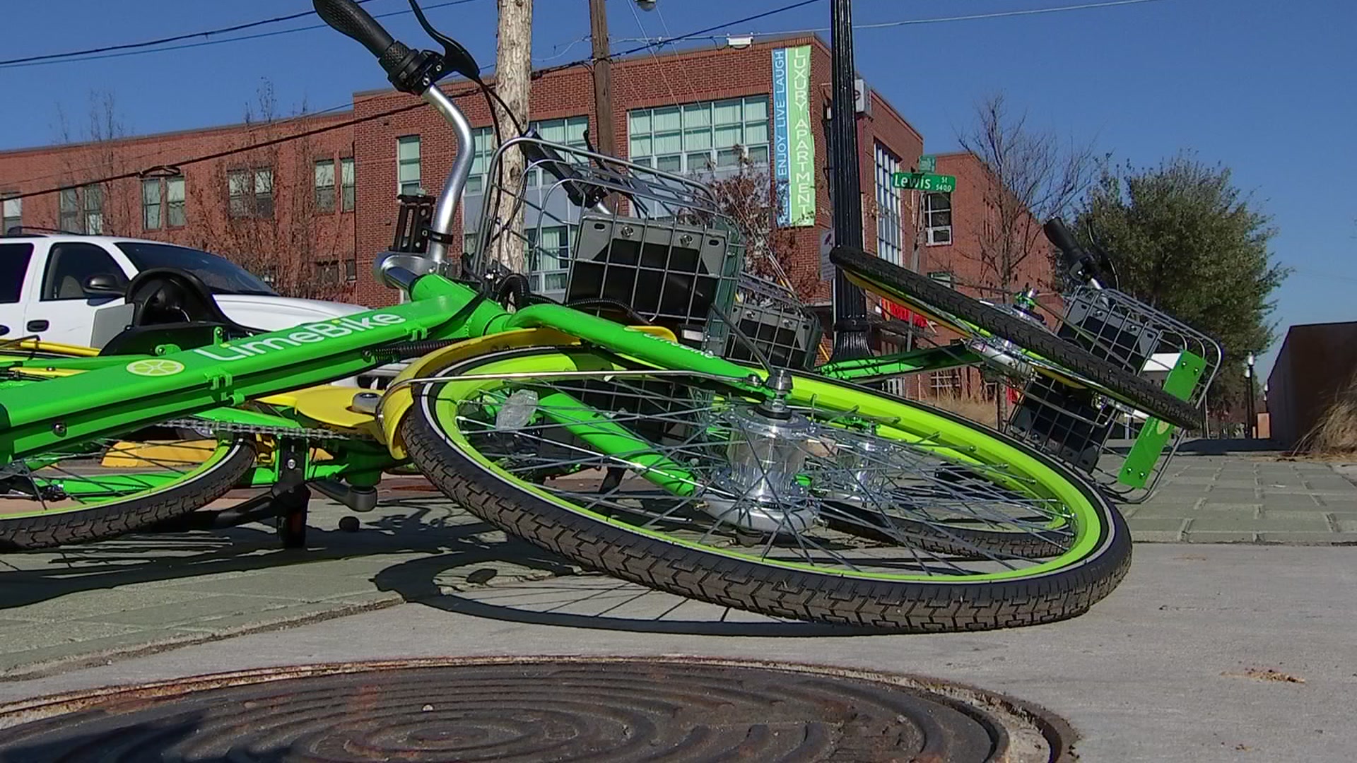 Dallas Cracks Down on Bike Share Mess