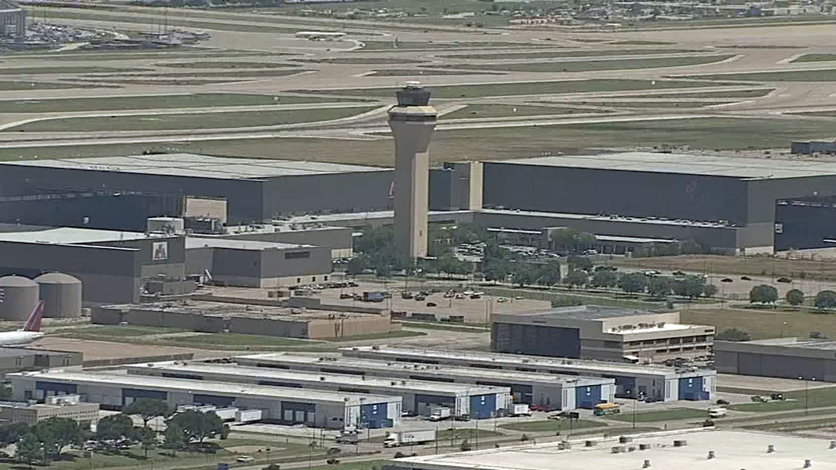 DFW-Bound Flight Turns Around After Strange Smell