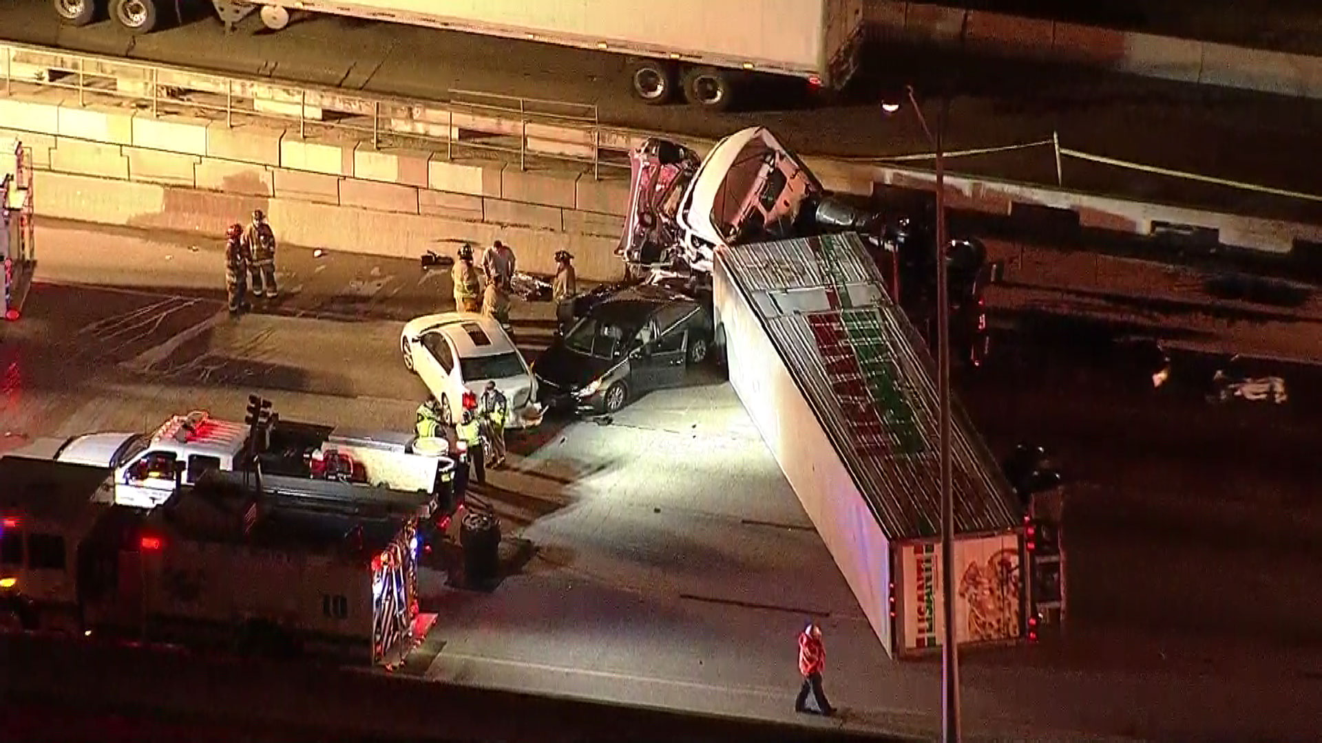 Deadly Crash Closes I-35W in Fort Worth