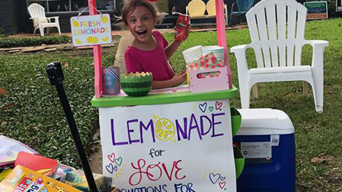Mom-Daughter Lemonade Stand for Families Separated at Border