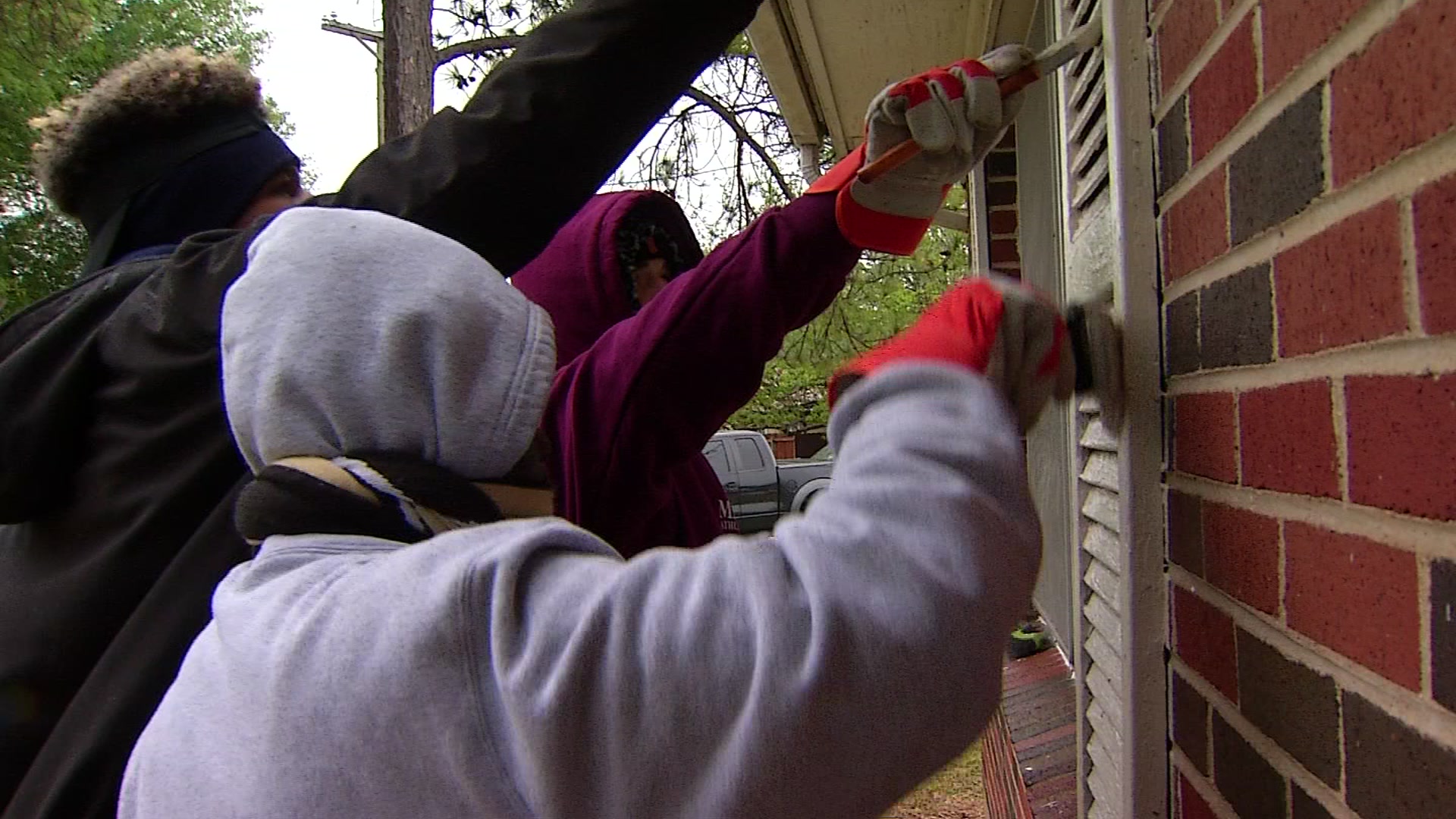 Mansfield Football Teams Come Together to Help Fmr. Coach