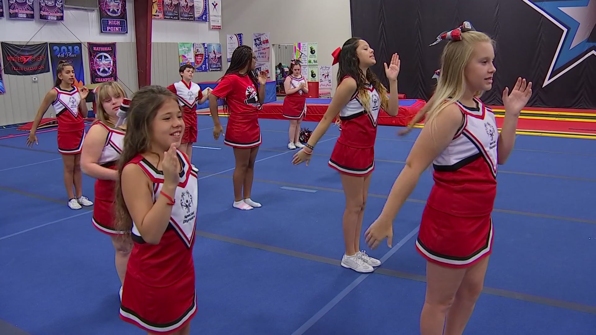 Midlothian Cheerleaders Compete in Special Olympics