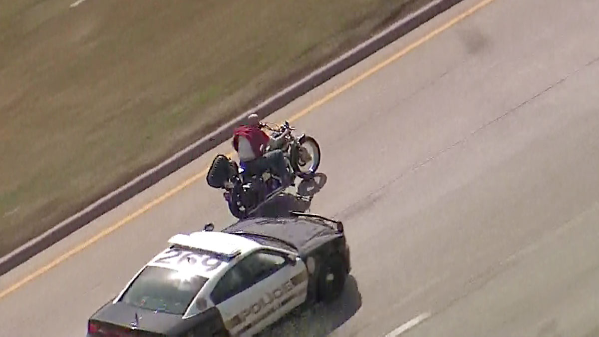 High-Speed Chase With Stolen Motorcycle Ends in Dallas