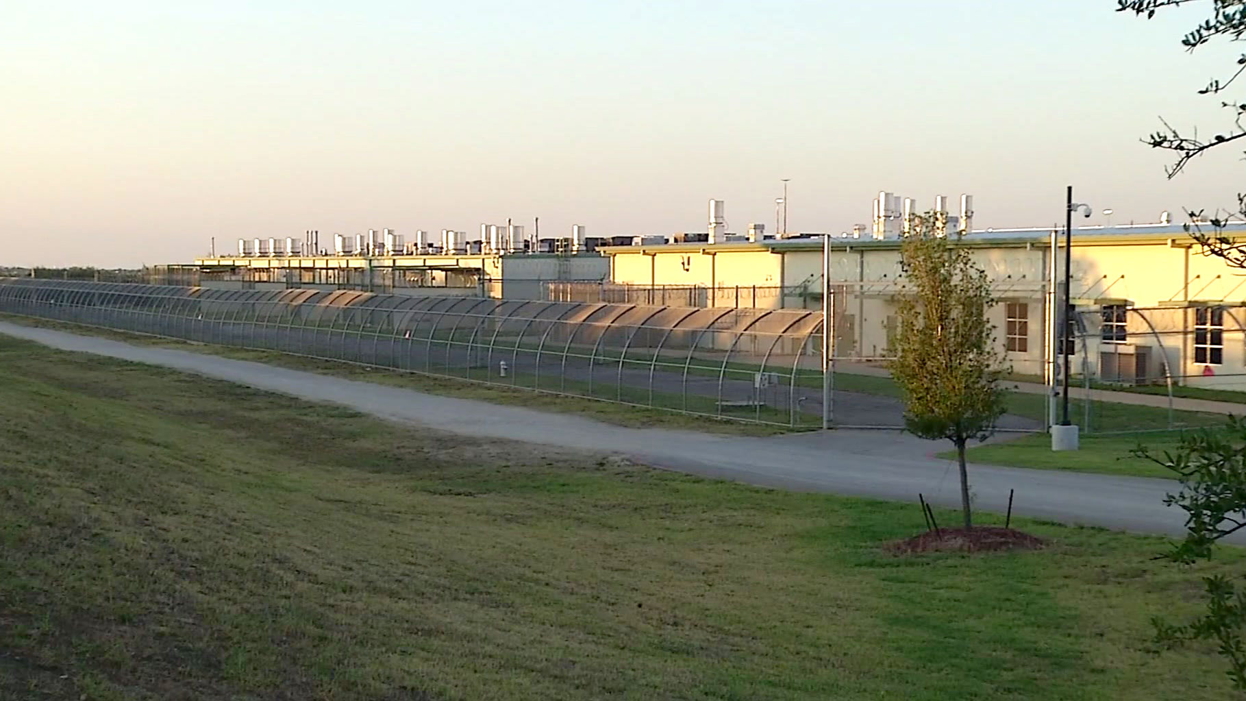 Inmates Scale Fence, Escape ICE Custody in Johnson County