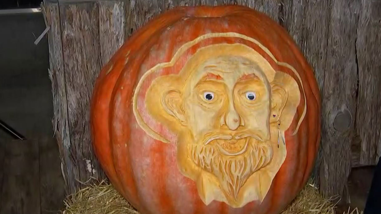 State Fair Sights: Pumpkin Carving