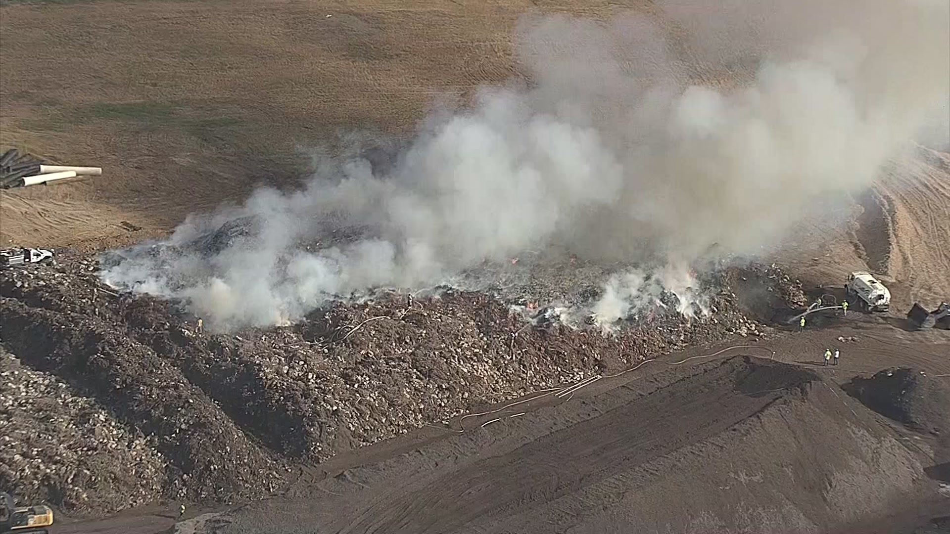 Raw: Fire Burns Large Compost Pile in SE Fort Worth
