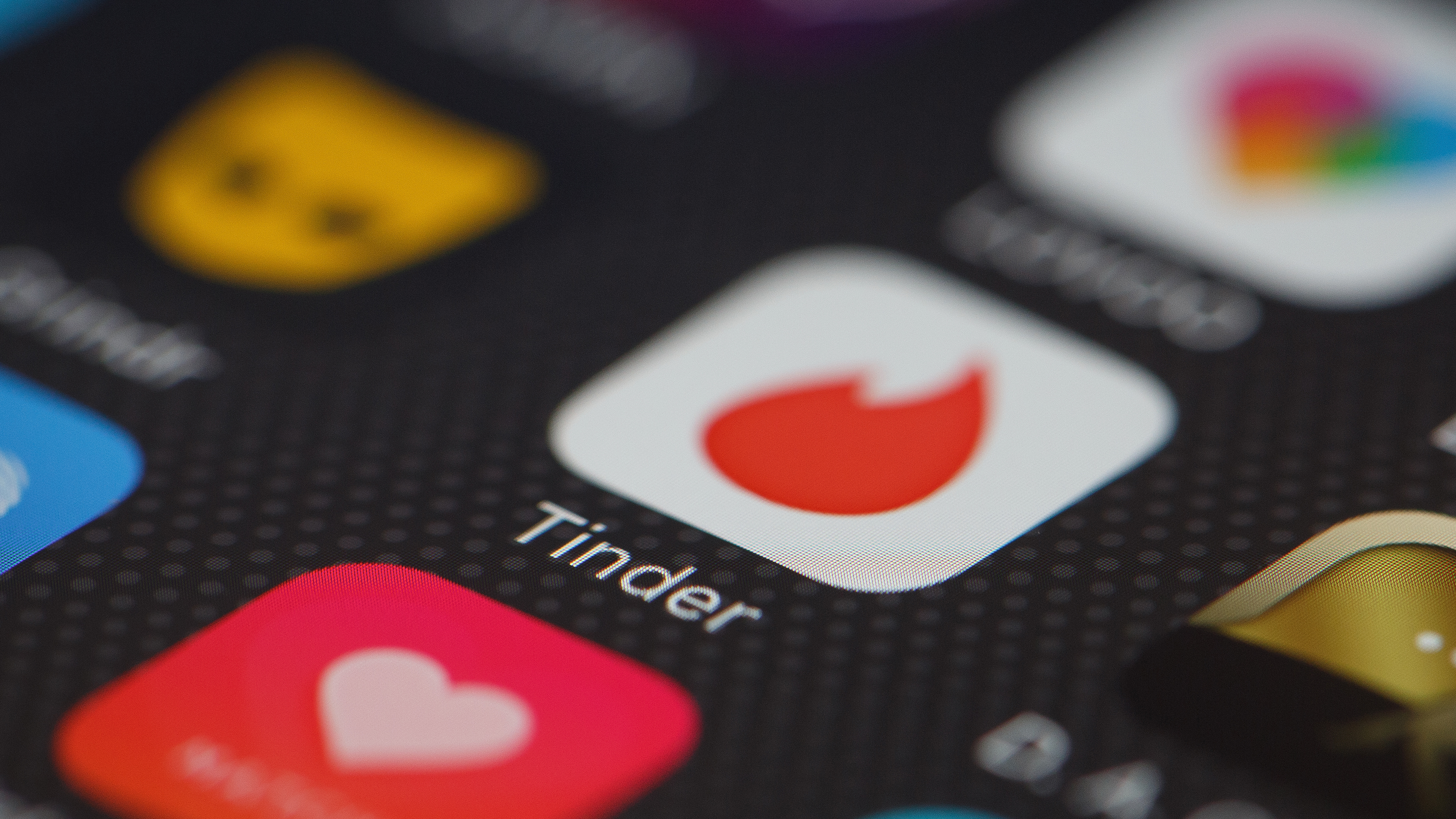 College Student Accidentally Rejects Wrong Girl on Tinder