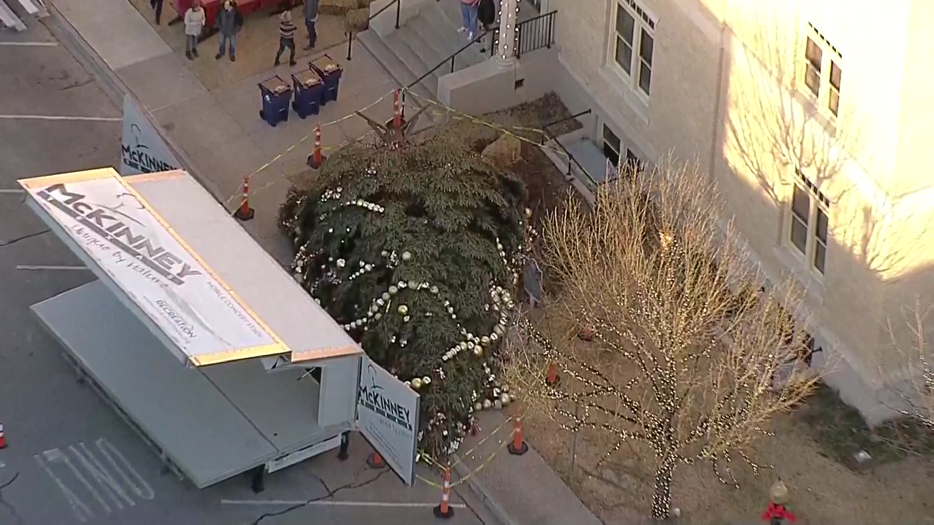 Strong Winds Topple Christmas Tree in Downtown McKinney